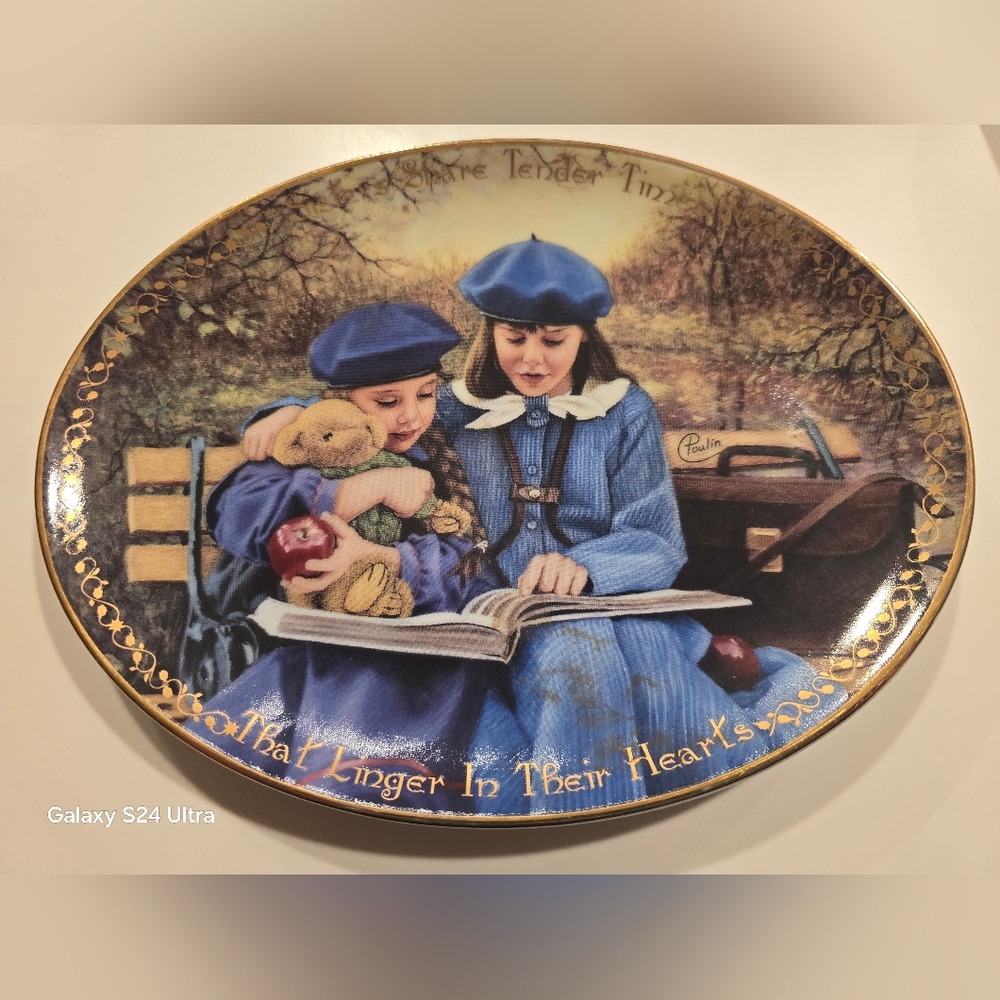 The Bradford Exchange: Sisters Share Tender Times Decorative Plate